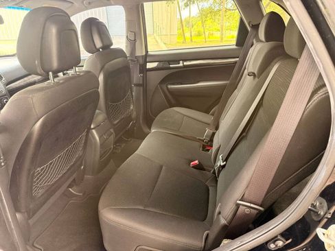 Used 2014 Kia Sorento LX FWD image 12