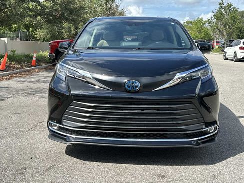 Used 2022 Toyota Sienna XLE FWD image 9