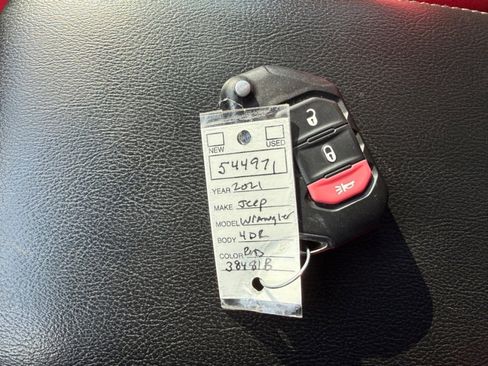 Used 2021 Jeep Wrangler Unlimited Sahara w/ Uconnect 4C Nav & Sound Group AWD/4WD image 39