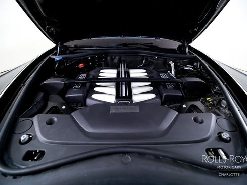 Used 2020 Rolls-Royce Phantom Sedan RWD image 40