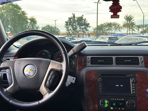 Used 2011 Chevrolet Tahoe LTZ RWD image 7