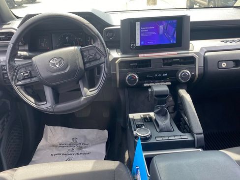Used 2025 Toyota Tacoma SR5 AWD/4WD image 8