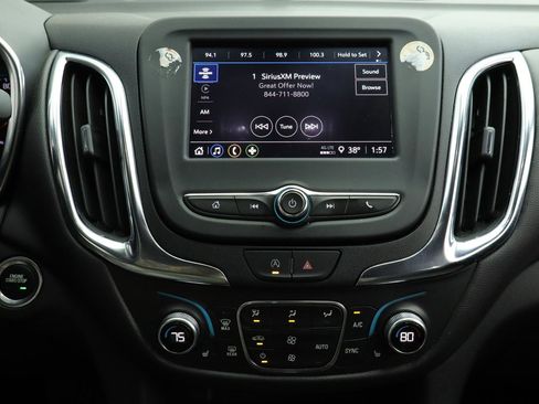 Used 2024 Chevrolet Equinox LT image 33