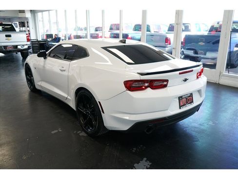 Used 2021 Chevrolet Camaro LT image 5