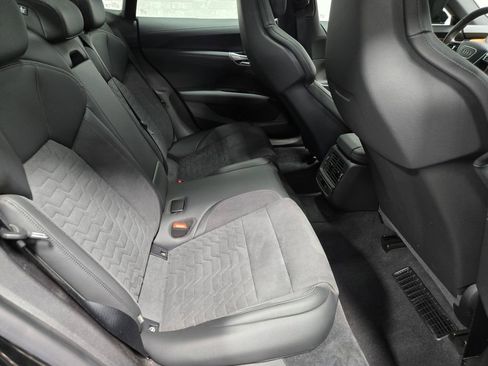 Used 2022 Audi e-tron GT Premium Plus image 47