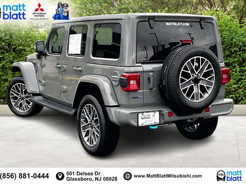 Used 2022 Jeep Wrangler Unlimited Sahara image 12