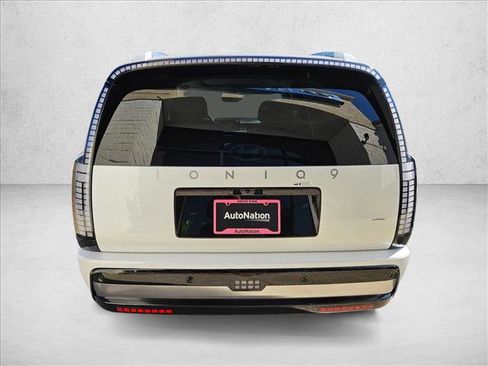 New 2026 Hyundai Ioniq 9 Calligraphy image 8