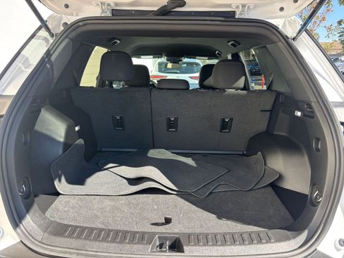 Used 2025 Chevrolet Equinox LT image 31