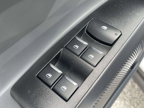 New 2025 Ford Maverick XL image 18