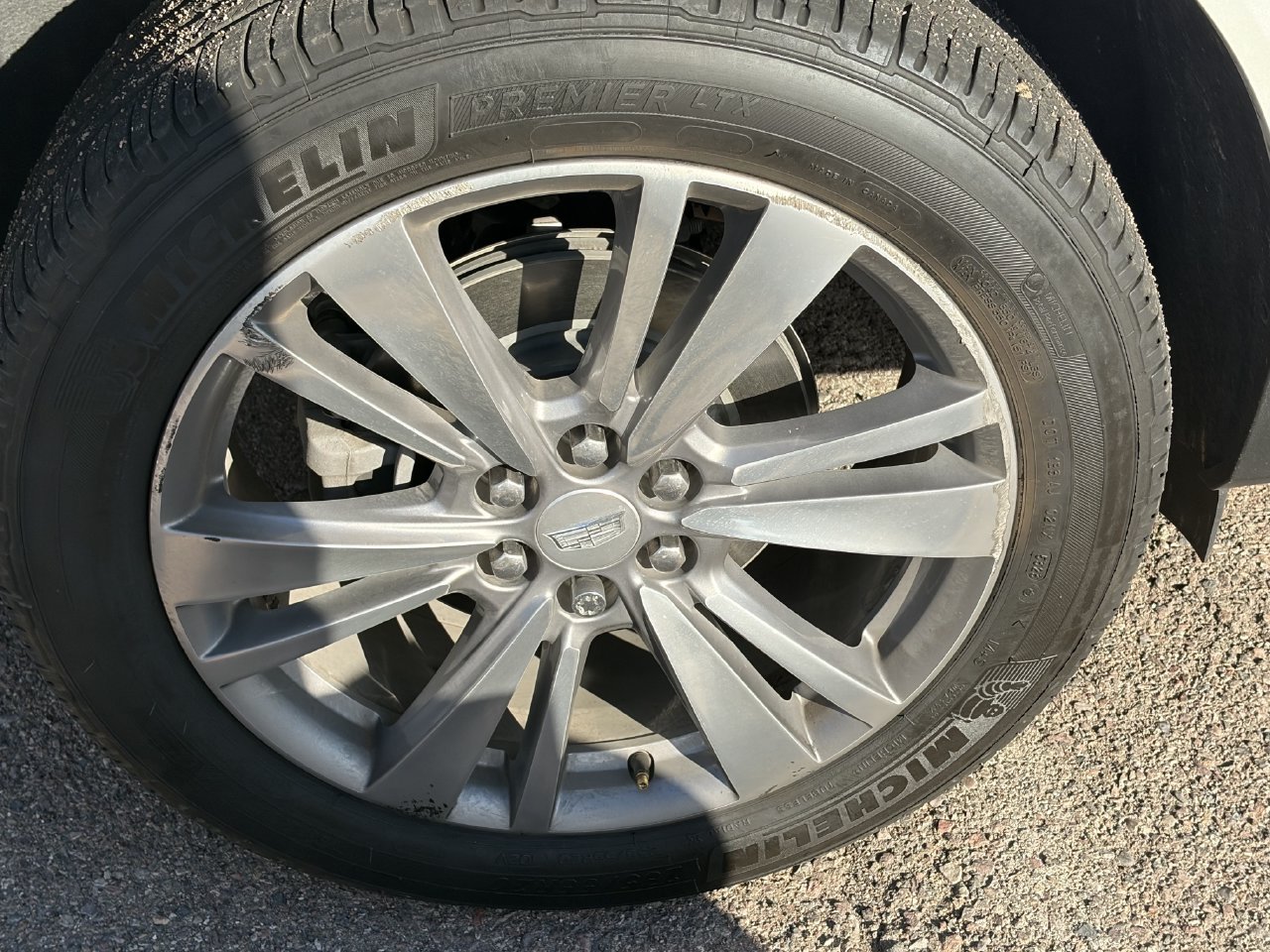 Used 2022 Cadillac XT5 Premium Luxury w/ Platinum Package FWD image 12