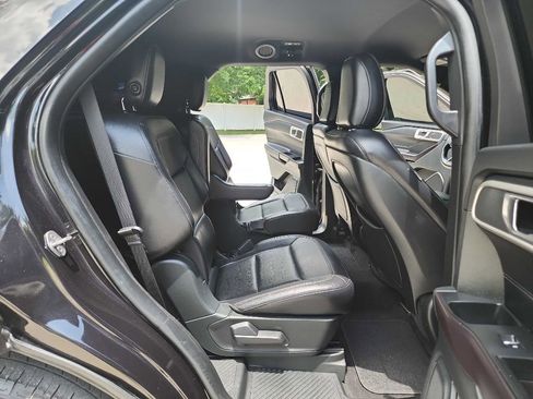 Used 2020 Ford Explorer XLT w/ Equipment Group 202A image 35