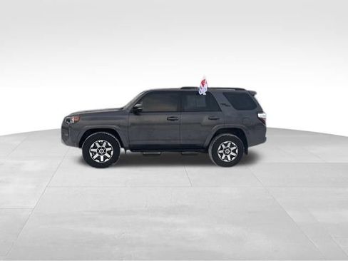 Certified 2022 Toyota 4Runner TRD Off-Road Premium image 2