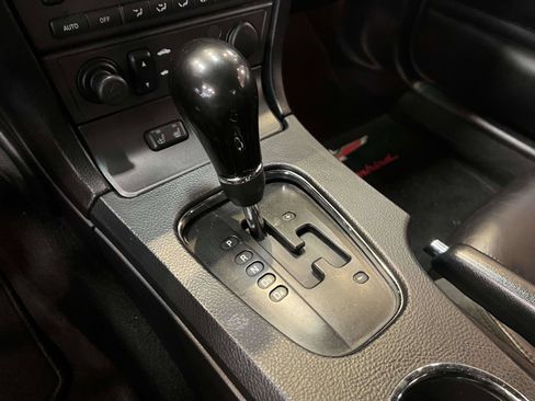 Used 2004 Ford Thunderbird image 19