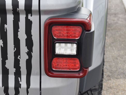 Used 2021 Jeep Gladiator Mojave w/ LED Lighting Group AWD/4WD image 16