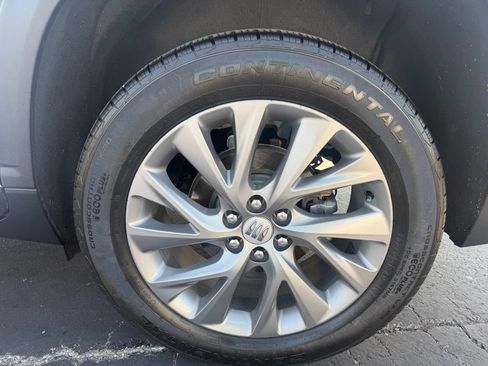 Used 2025 Buick Enclave Preferred w/ Power Package FWD image 13