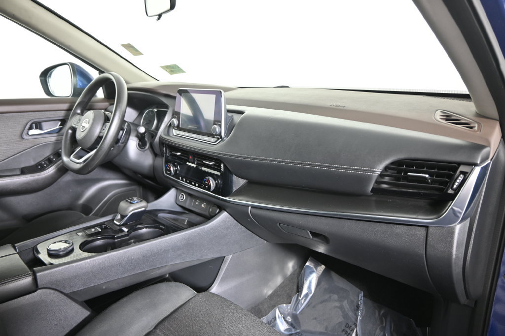 Used 2022 Nissan Rogue SV AWD/4WD image 16