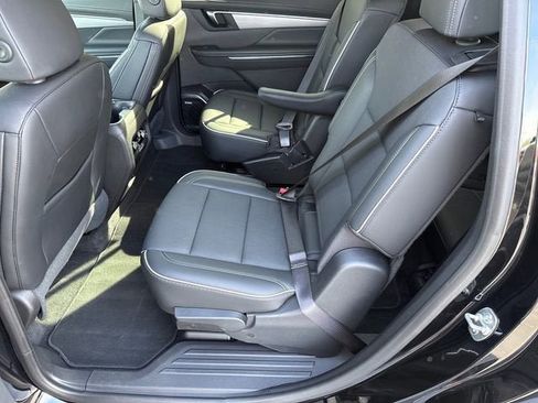 Used 2025 Buick Enclave Preferred FWD image 11