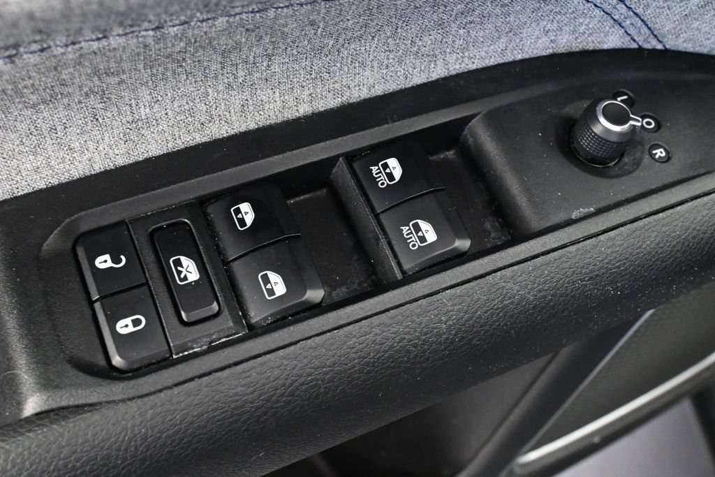 Used 2024 Jeep Compass Latitude AWD/4WD image 25