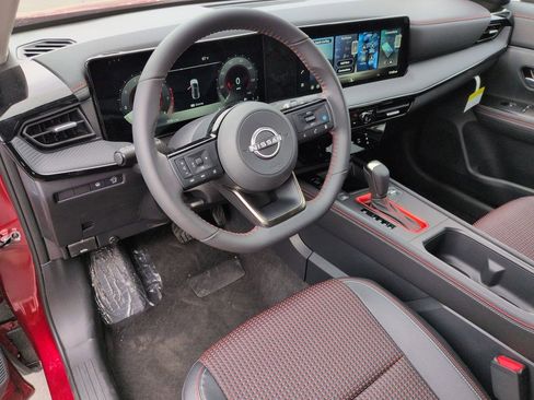 New 2026 Nissan Kicks SR FWD image 2