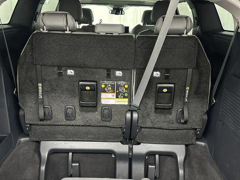 Used 2025 Toyota Sienna XLE FWD image 29