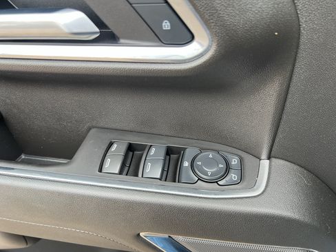 Used 2025 Chevrolet Silverado 1500 LT AWD/4WD image 20