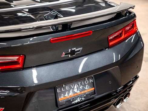 Used 2018 Chevrolet Camaro ZL1 image 33