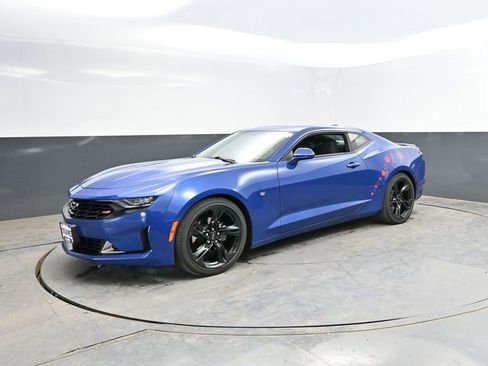 Used 2021 Chevrolet Camaro LT w/ RS Package RWD image 5