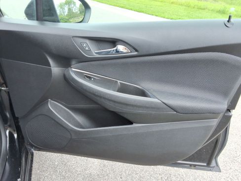 Used 2017 Chevrolet Cruze LT FWD image 25