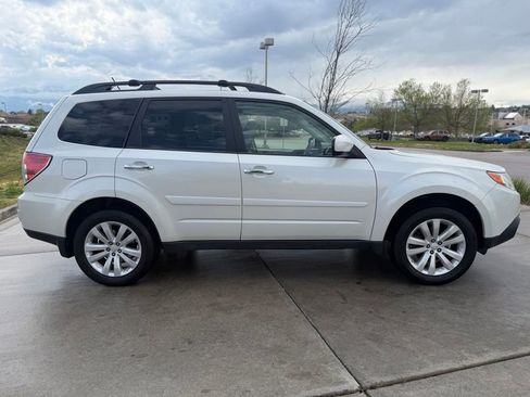 Used 2011 Subaru Forester 2.5X Limited w/ Popular Equipment Group 7B AWD/4WD image 8