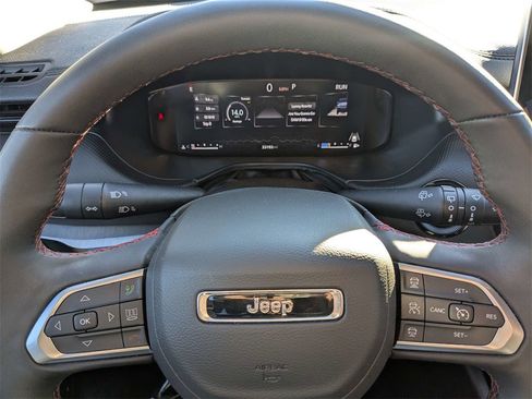 Used 2025 Jeep Compass Trailhawk w/ Trailhawk Elite Group image 30