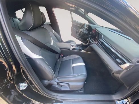 Used 2025 Toyota Camry SE w/ Convenience Package FWD image 15
