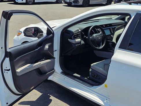 Used 2019 Toyota Camry SE w/ Carpet Mat Package FWD image 42