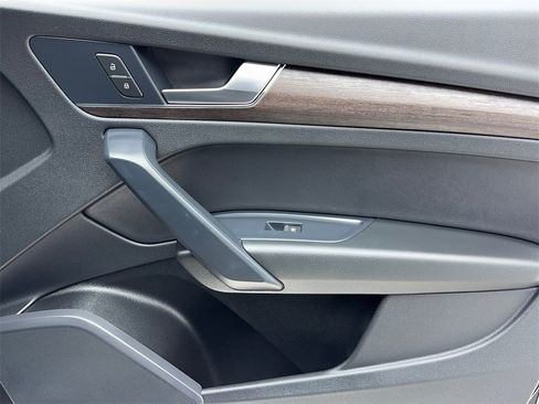 Used 2024 Audi Q5 2.0T Premium w/ Convenience Package image 48