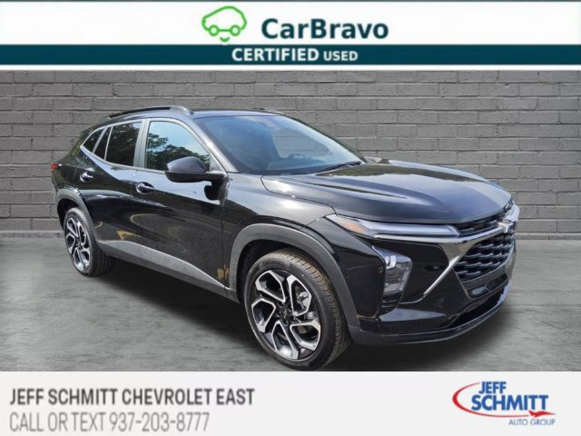 Used 2026 Chevrolet Trax RS FWD image 1