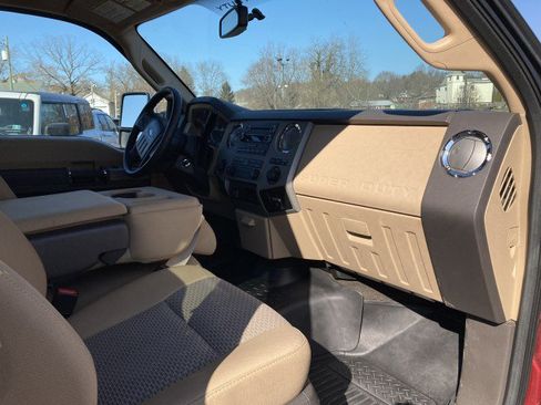 Used 2014 Ford F250 XLT w/ XLT Premium Package image 4