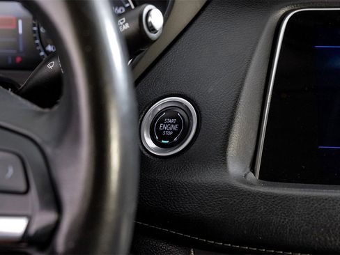 Used 2023 Cadillac XT4 Luxury image 19