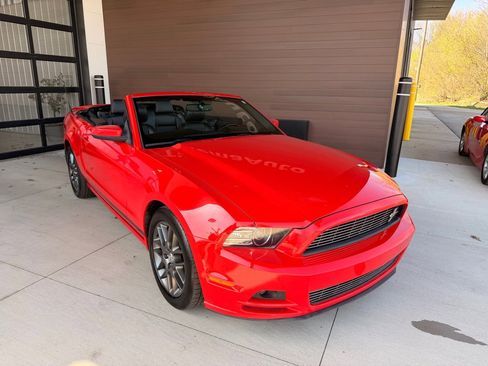 Used 2013 Ford Mustang Premium image 23