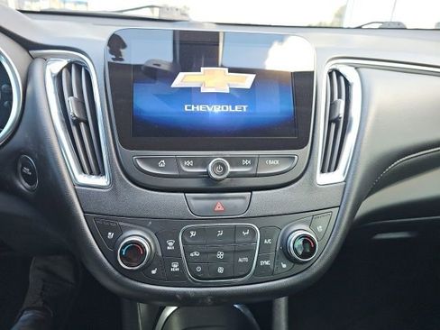 Used 2021 Chevrolet Malibu Premier FWD image 21