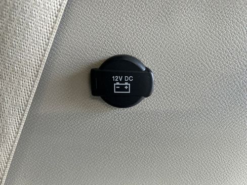 Used 2023 Chrysler Pacifica Touring-L image 16