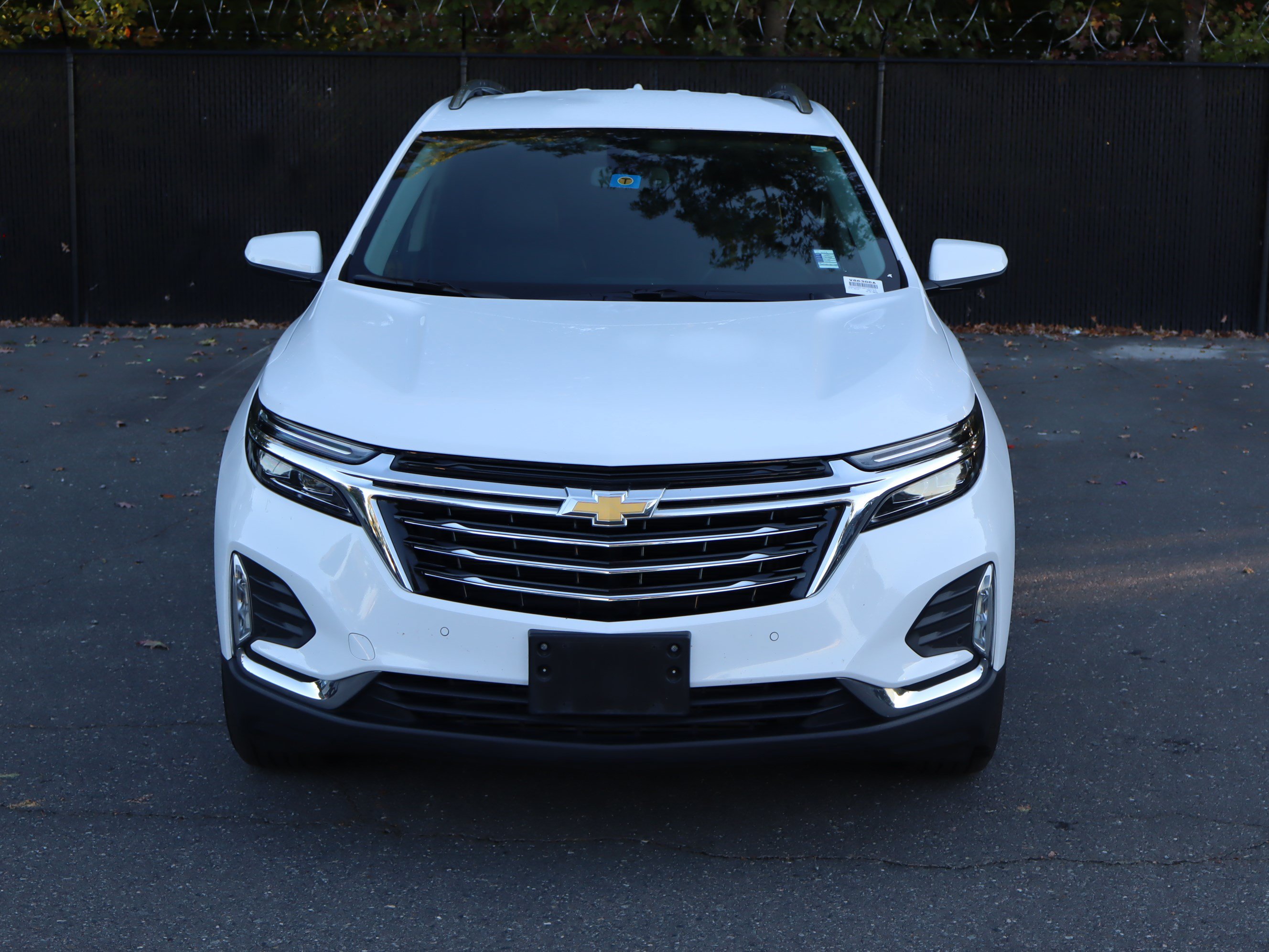 Used 2024 Chevrolet Equinox Premier FWD image 3