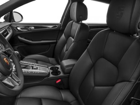 Used 2016 Porsche Macan Turbo image 8