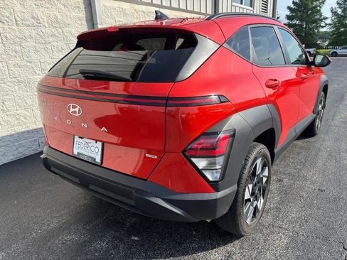 Used 2024 Hyundai Kona SEL AWD/4WD image 3