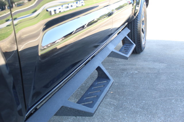 Used 2020 Toyota Tacoma SR5 AWD/4WD image 10