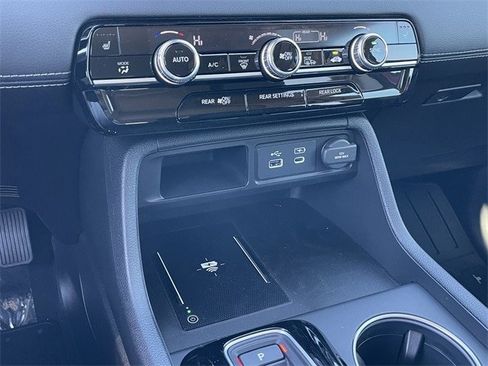 New 2025 Honda Pilot Touring image 18