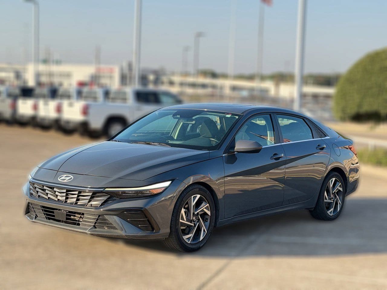 Used 2025 Hyundai Elantra SEL FWD image 2