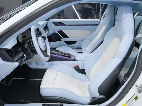 Used 2025 Porsche 911 Turbo S AWD/4WD image 39