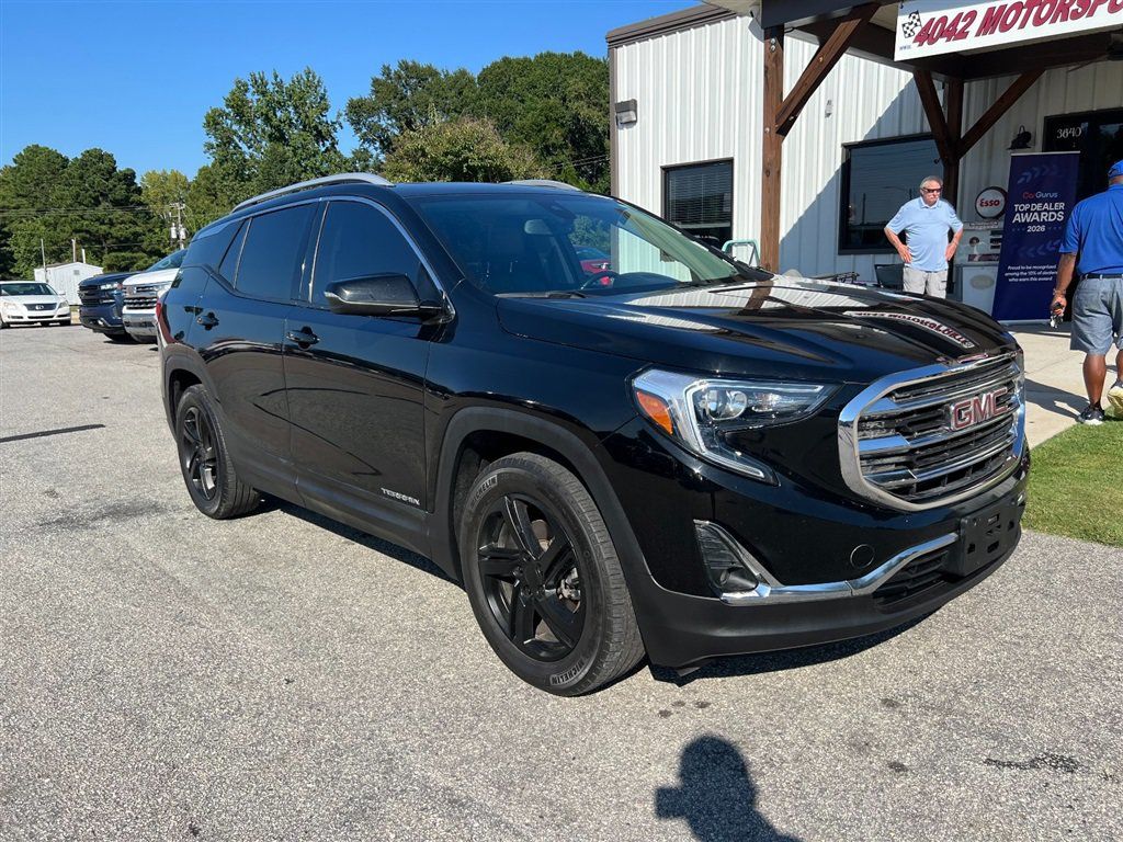 Used 2021 GMC Terrain SLT FWD image 2