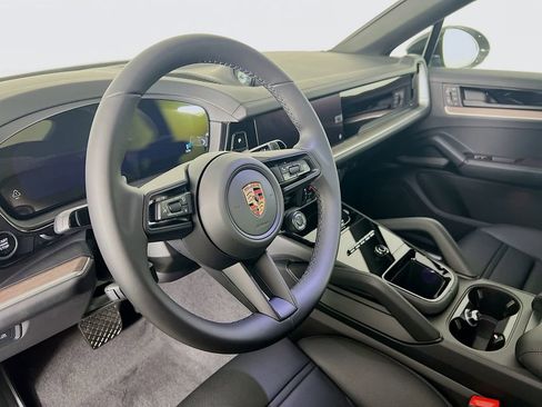 New 2026 Porsche Cayenne E-Hybrid Coupe AWD/4WD image 4