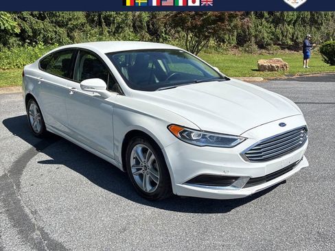 Used 2018 Ford Fusion SE w/ Equipment Group 602A FWD image 1