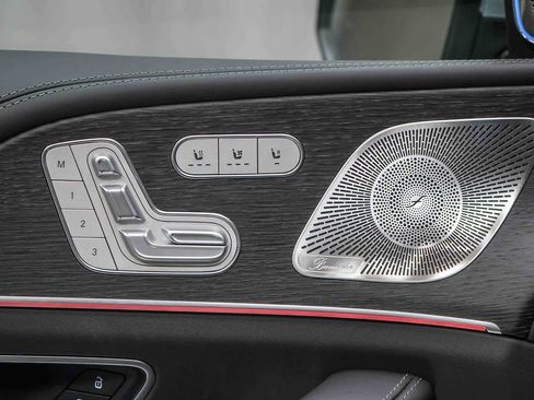 New 2026 Mercedes-Benz Maybach GLS 600 4MATIC image 21
